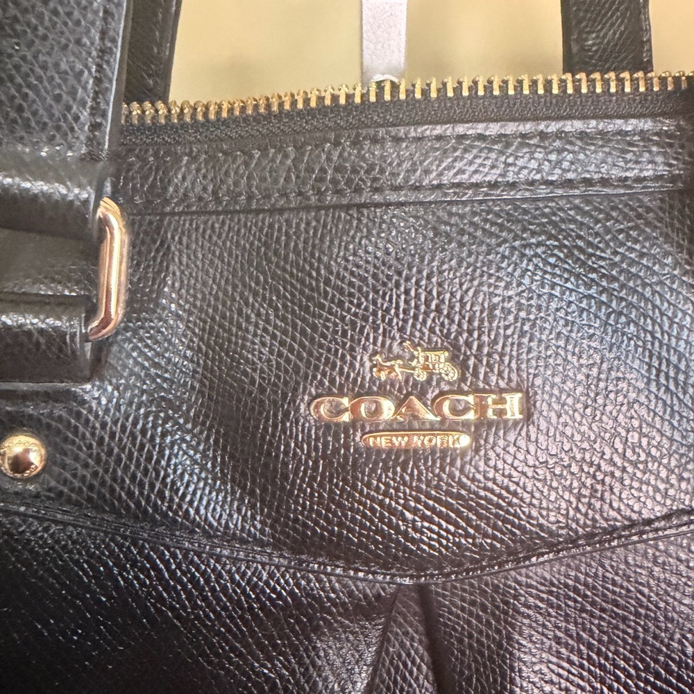 Coach Crossgrain Leather Pleated Large Tote Shoulder and Crossbody Bag - Picture 2 of 16